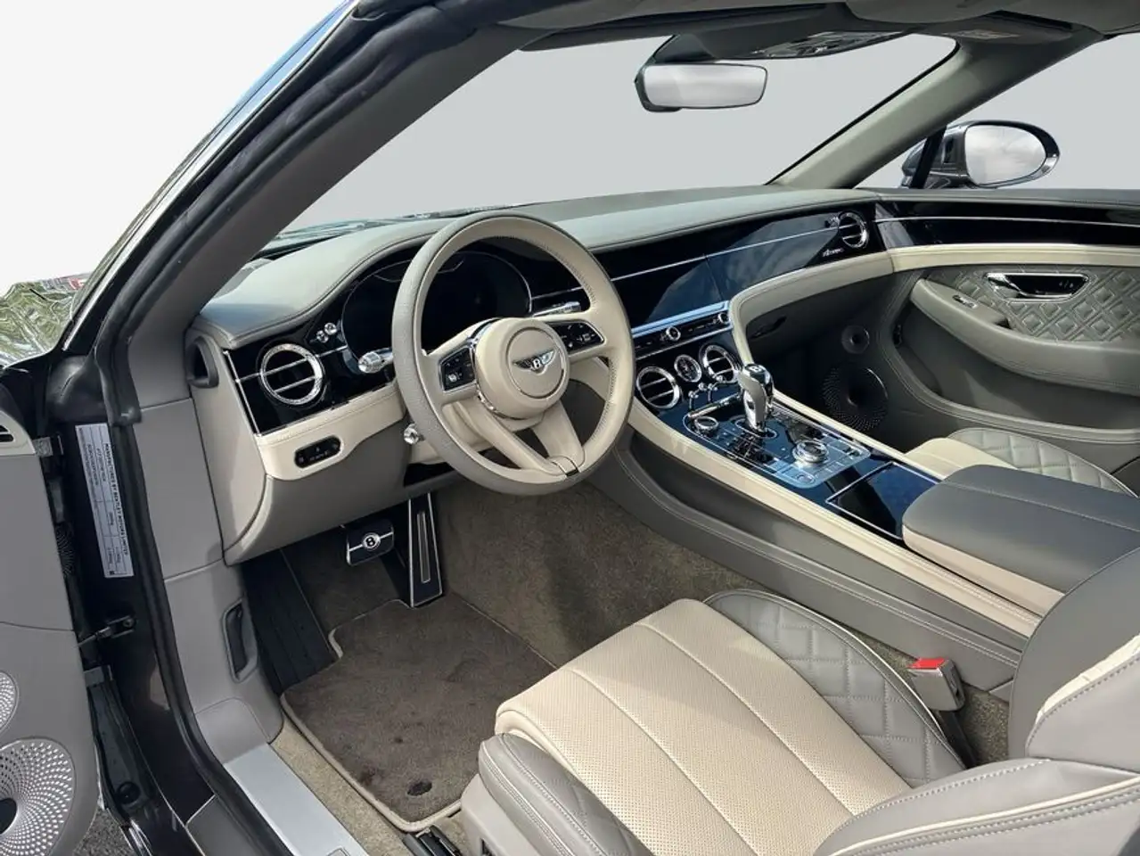 Bentley Continental GT 2023 — фото 12