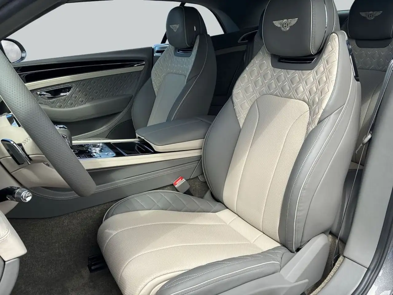 Bentley Continental GT 2023 — фото 13