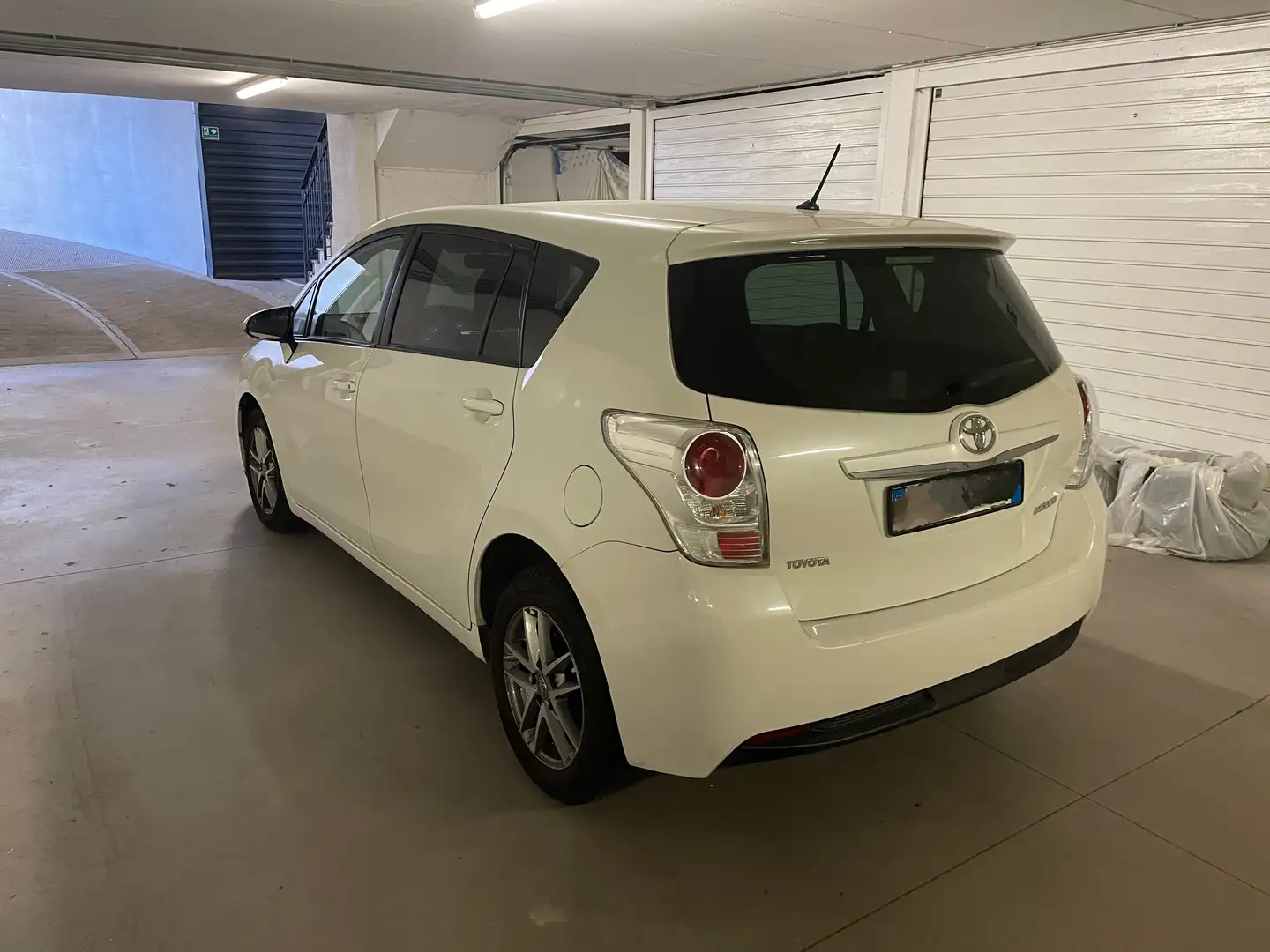 Toyota Verso Active 1600 diesel Bianco - 2