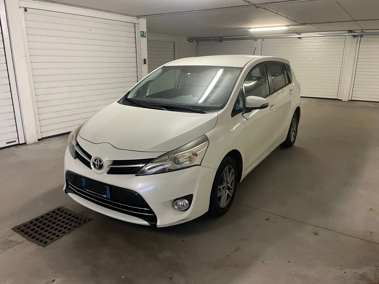 Toyota Verso Active 1600 diesel Bianco - 1
