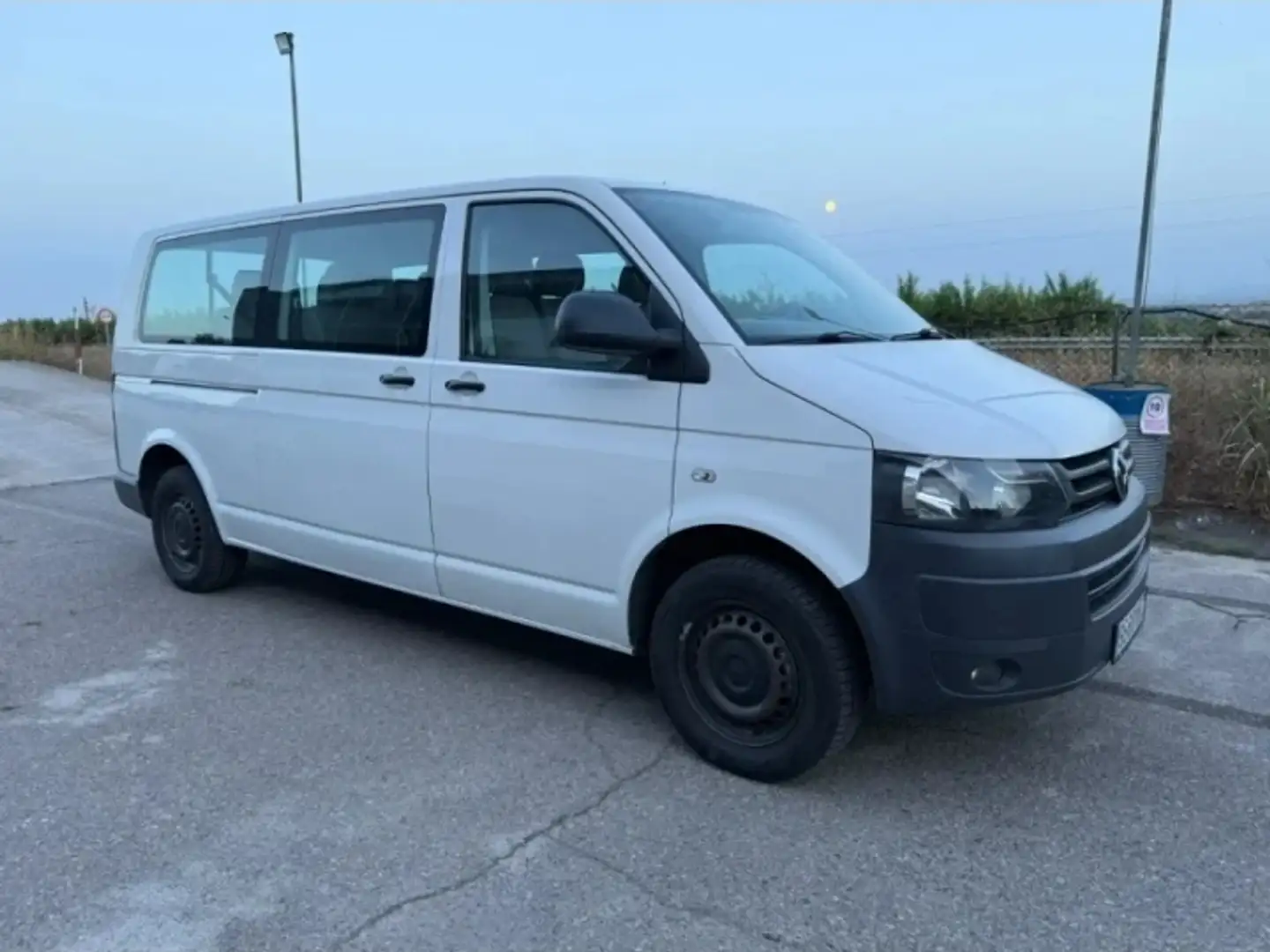 Volkswagen Transporter Kombi 2.0TDI Techo Normal 102 Blanco - 2