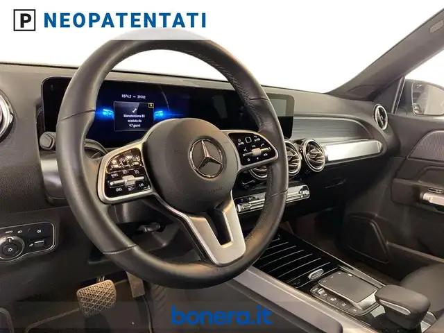 Mercedes-Benz GLB view 11