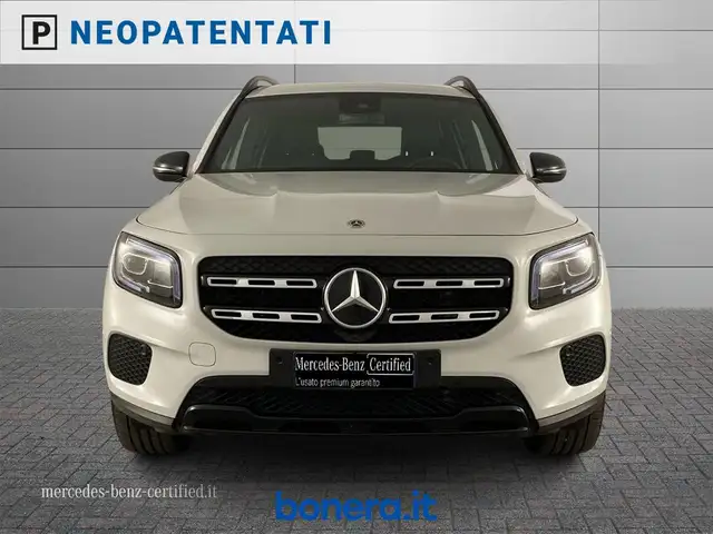 Mercedes-Benz GLB view 3