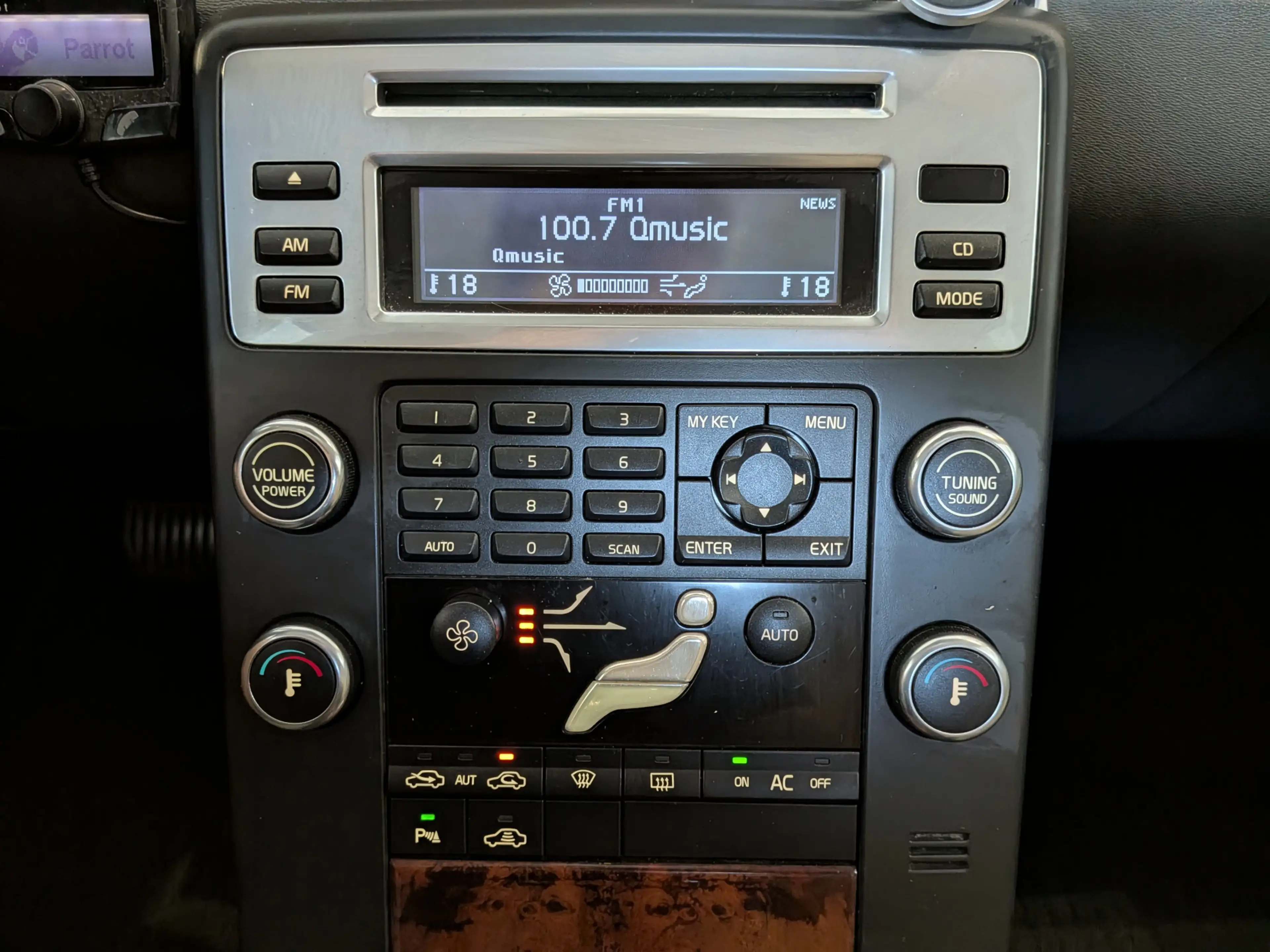 Volvo S80 2.5 T Momentum Automaat, Trekhaak, Airco — photo 13