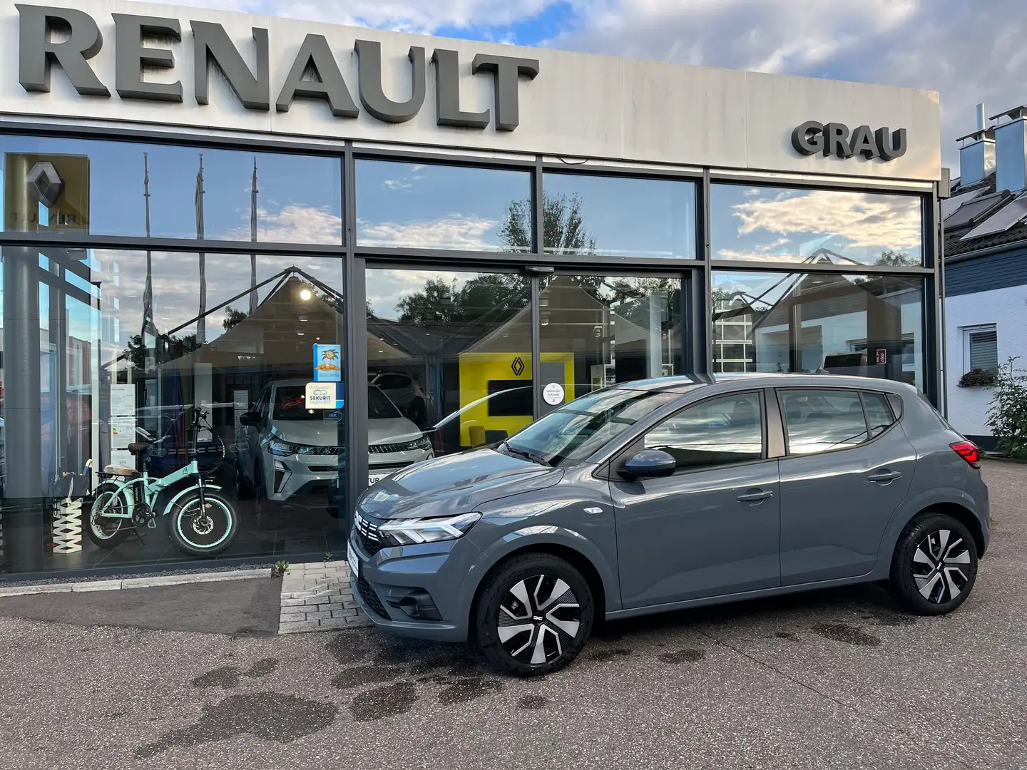 Dacia Sandero Sandero TCe 90 Automatik Expression Navi/PDC Grau - 1
