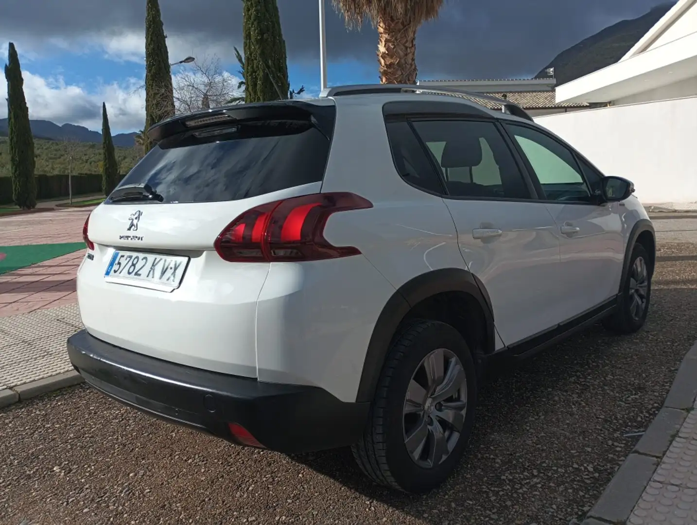 Peugeot 2008 1.5 BlueHDI S&S GT Line 100 - 2