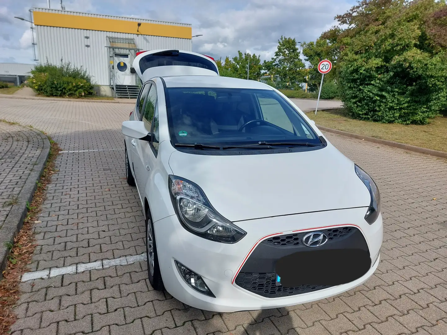 Hyundai iX20 ix20 1.4 blue YES! Weiß - 2