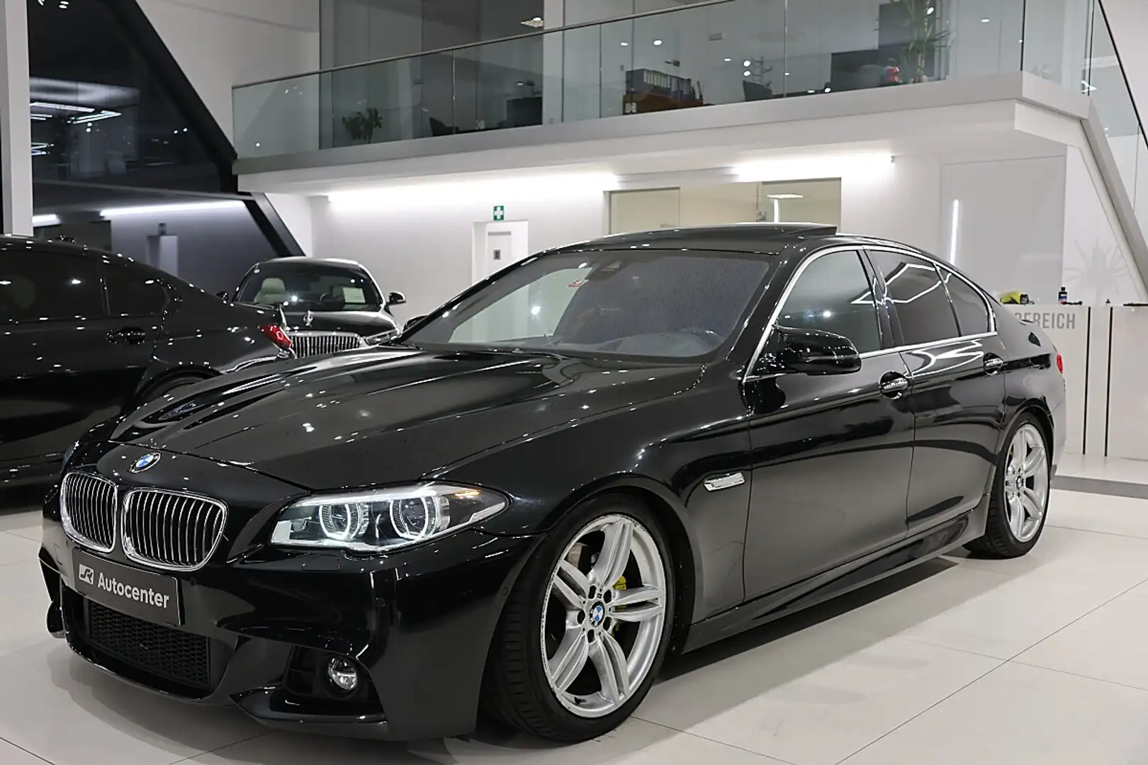 BMW 530 d xDrive Aut. *VOLLAUSTATTUNG* Schwarz - 1