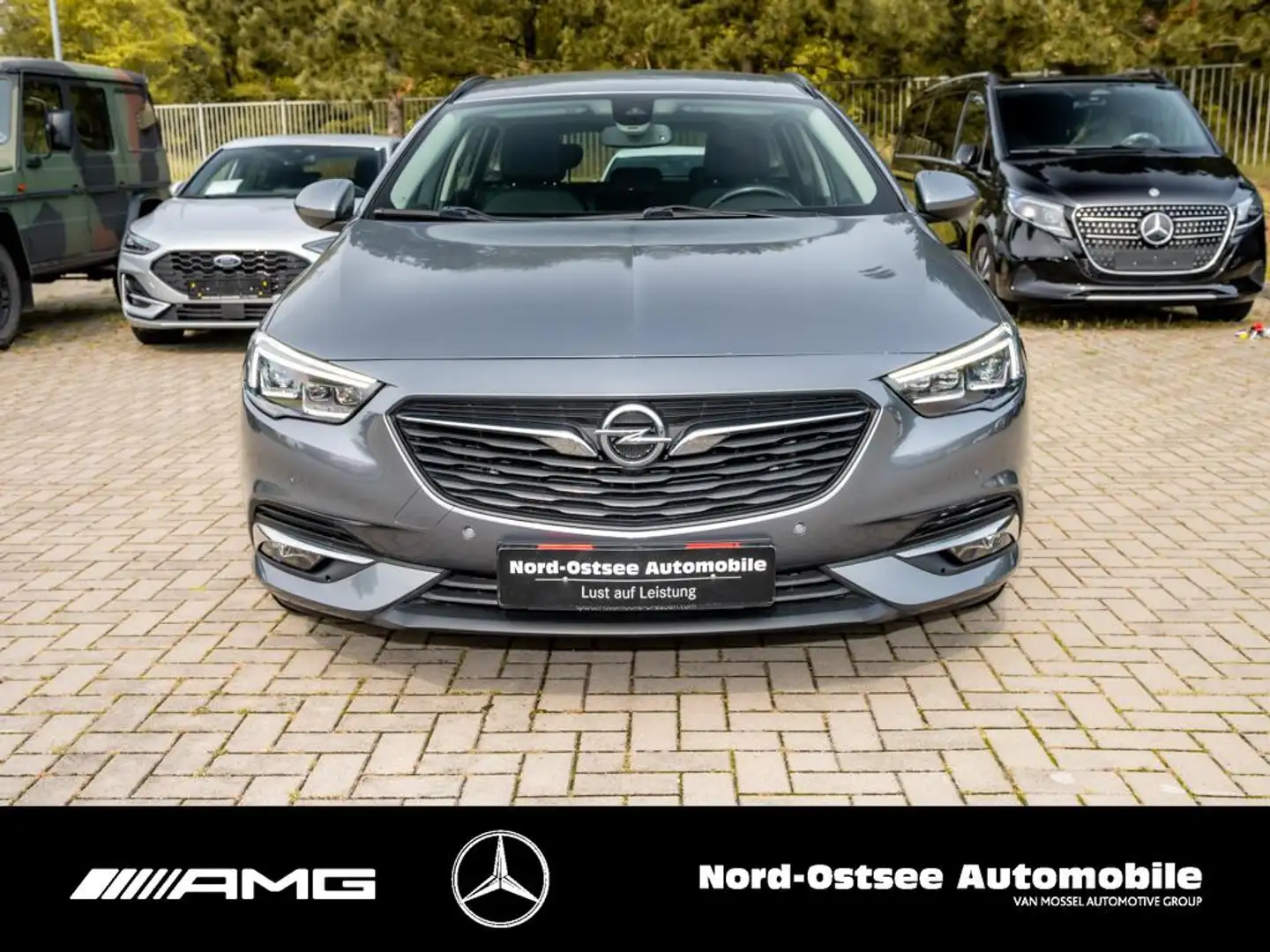 Opel Insignia 2.0 CDTI Edition NAVI LED KLIMA TEMPO Grijs - 2