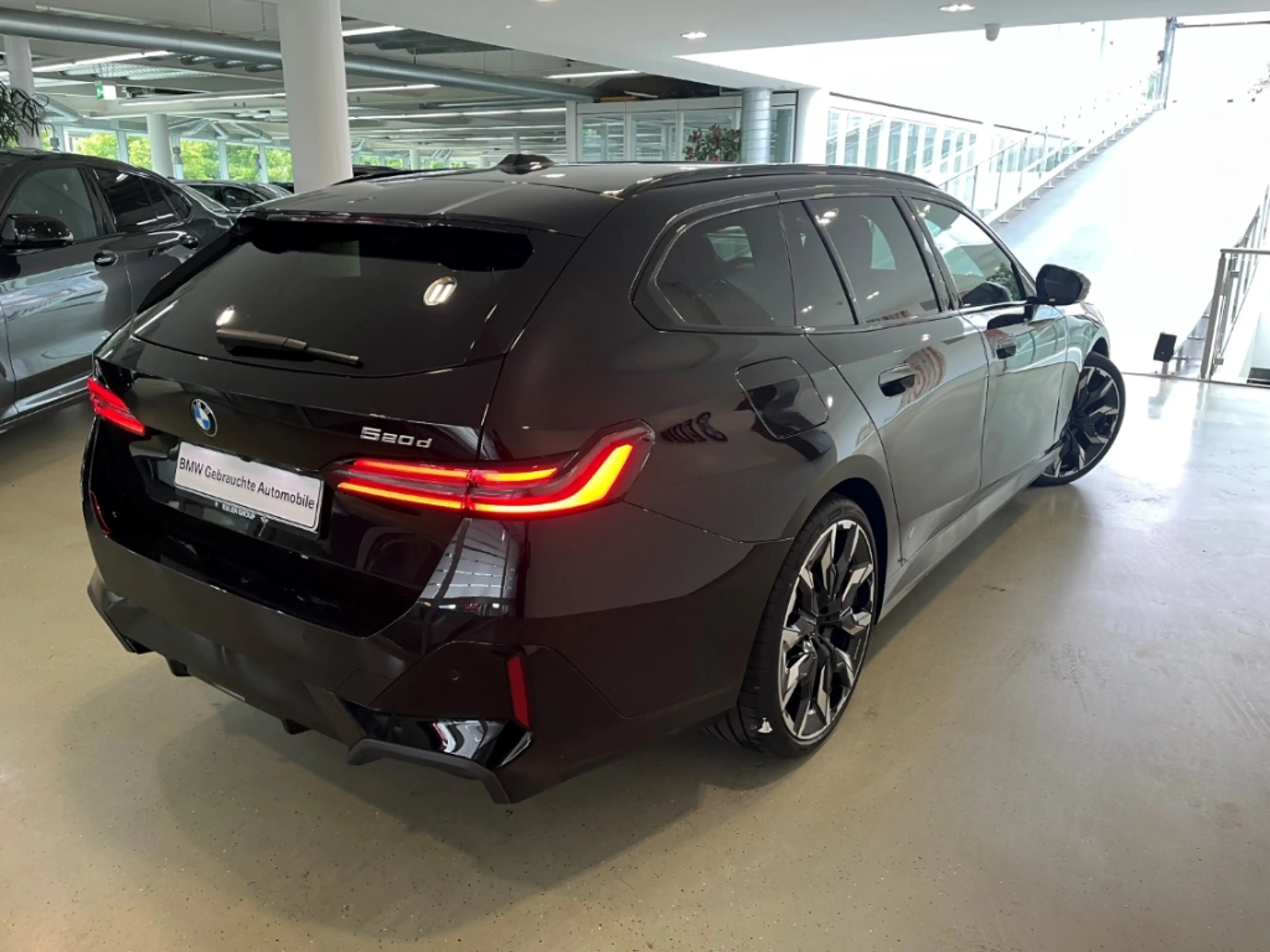 BMW 520 d Touring M SportPro 21'' Klimasitze  B&W Travel+C — photo 3
