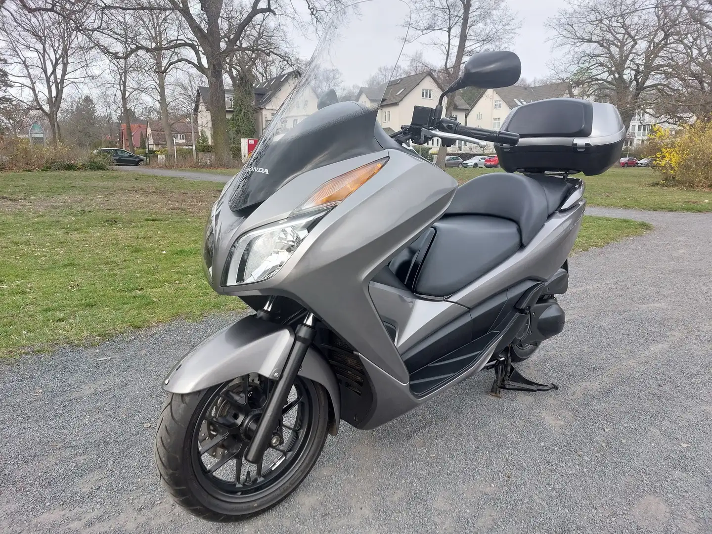 Honda Forza 300 Bronze - 1