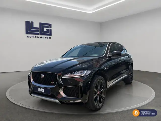 Jaguar F-Pace view 2