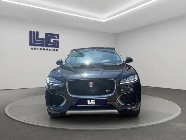 Jaguar F-Pace view 3