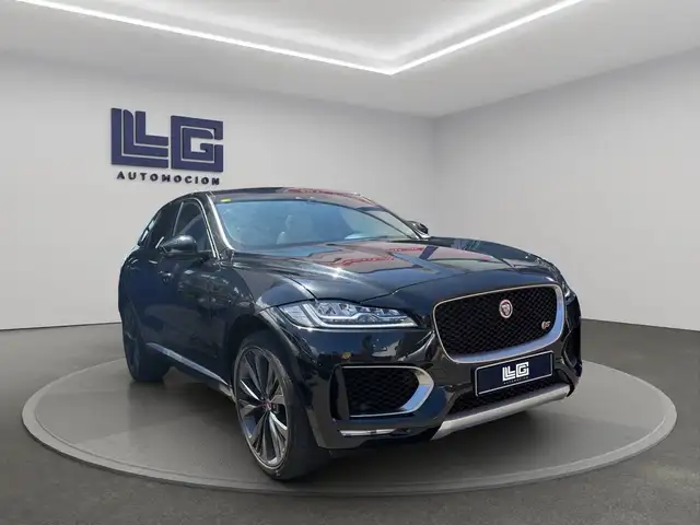 Jaguar F-Pace view 4
