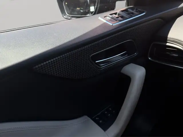 Jaguar F-Pace view 15