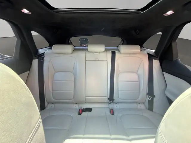 Jaguar F-Pace view 13