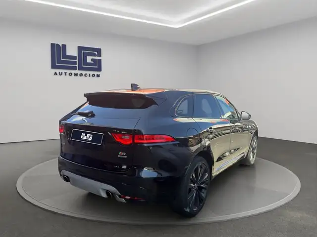 Jaguar F-Pace view 5