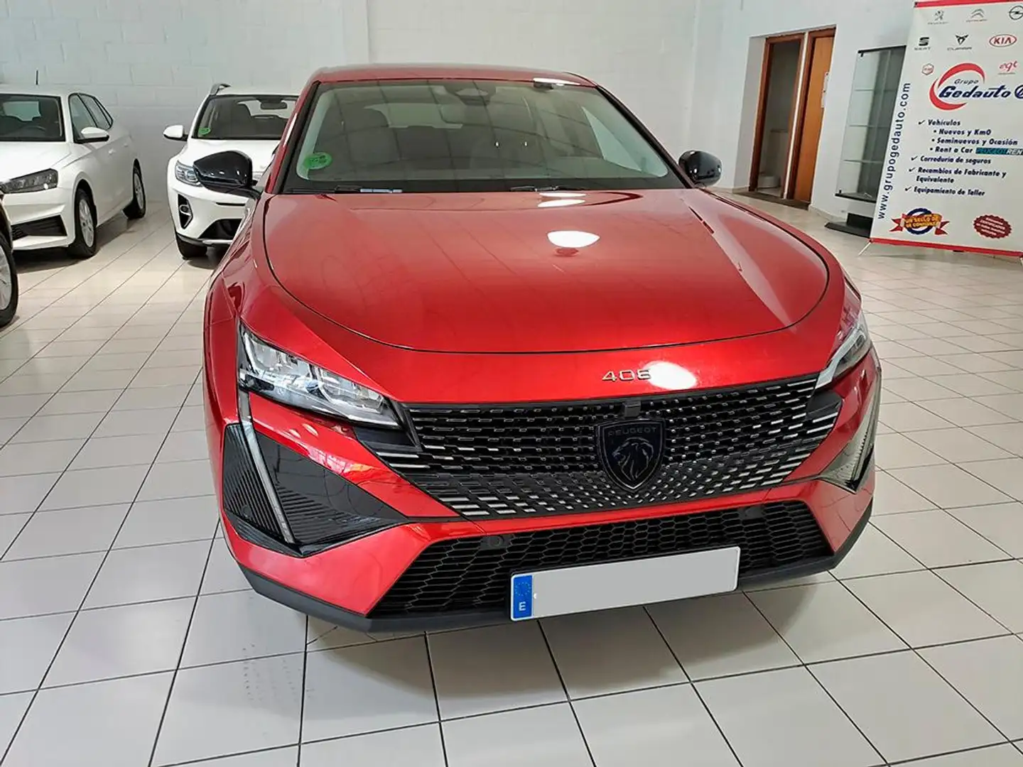 Peugeot 408 PureTech 130 Allure Pack EAT8 Rojo - 2