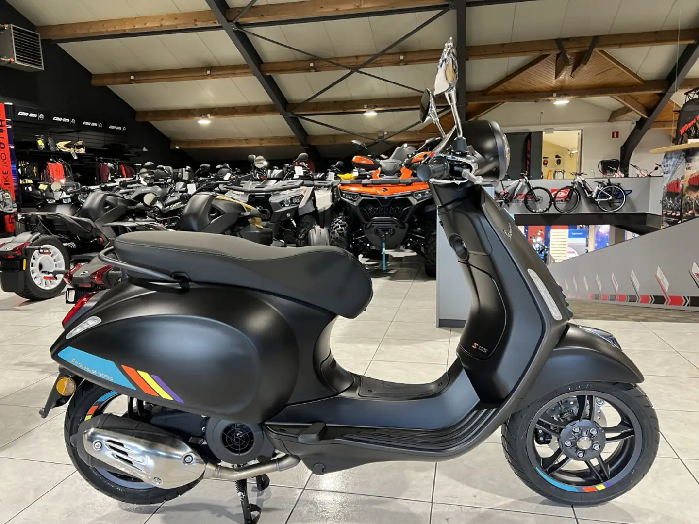 Vespa Primavera 125 S Noir - 1