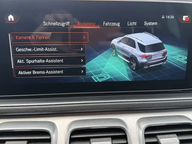 Mercedes-Benz GLE view 24