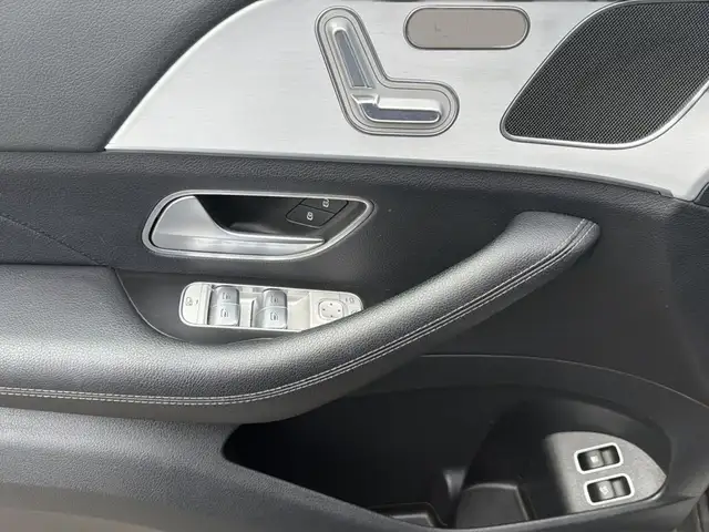Mercedes-Benz GLE view 27