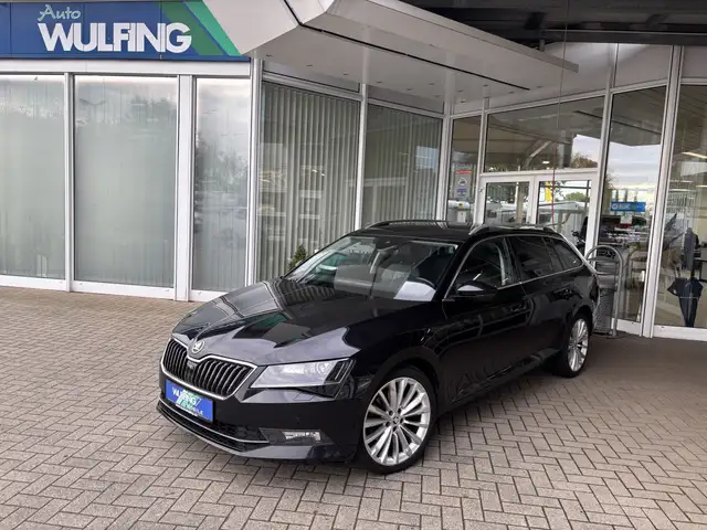 Skoda Superb Combi 2.0 TDI DSG Style 4x4 NAVI PDC DAB