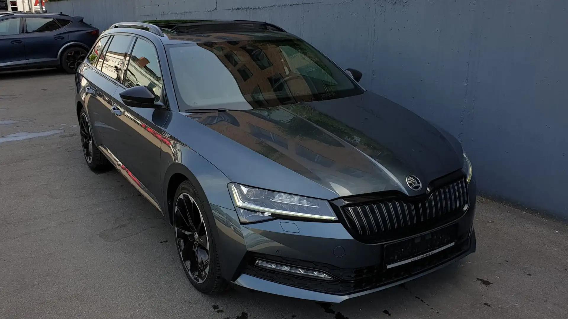 Skoda Superb 1.4 TSI iV DSG SPORTLINE Pano/Virtual/ACC Grijs - 2