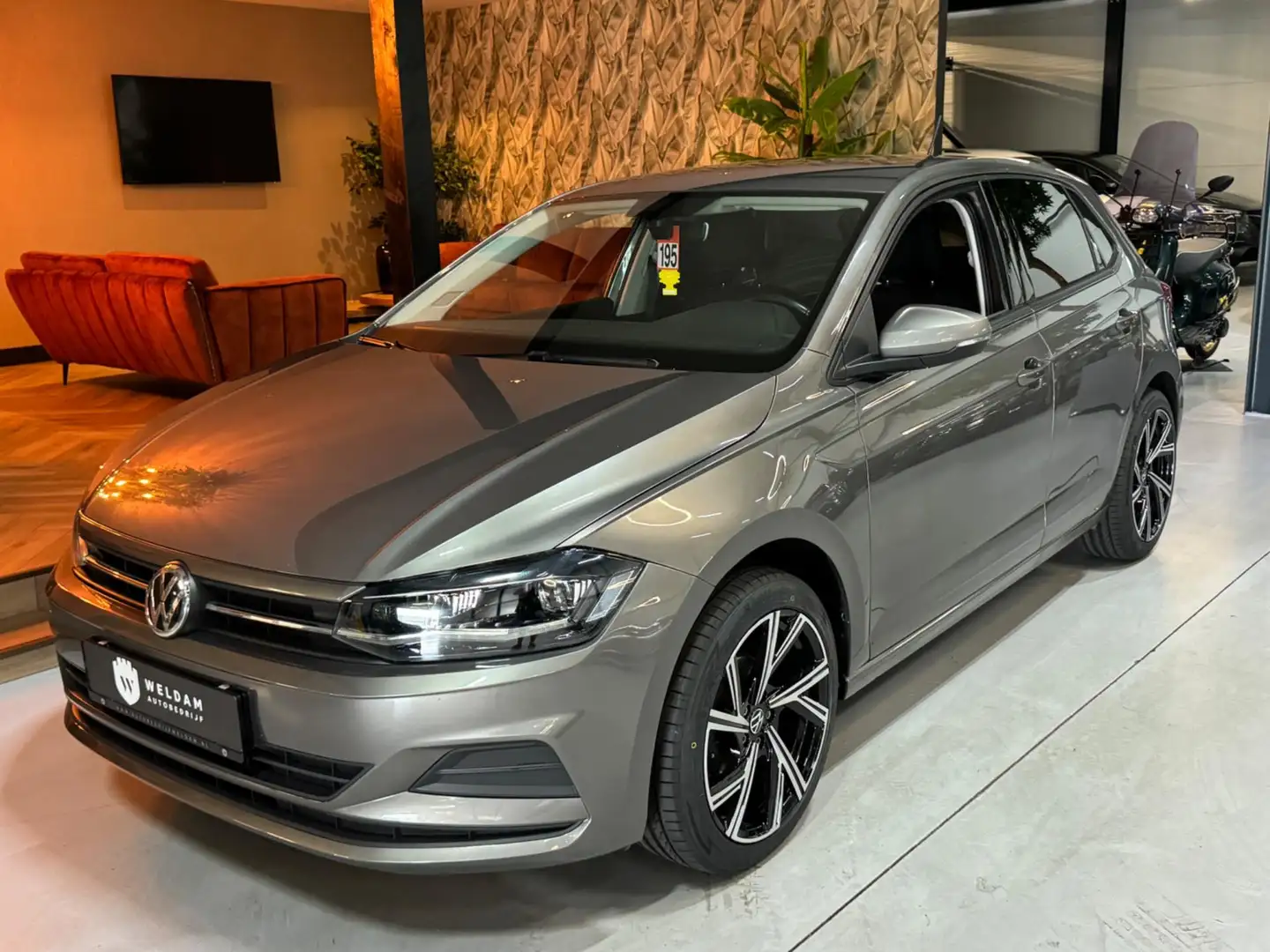 Volkswagen Polo 1.0 TSI Comfortline Garantie Trekhaak CarPlay Stoe Grigio - 2