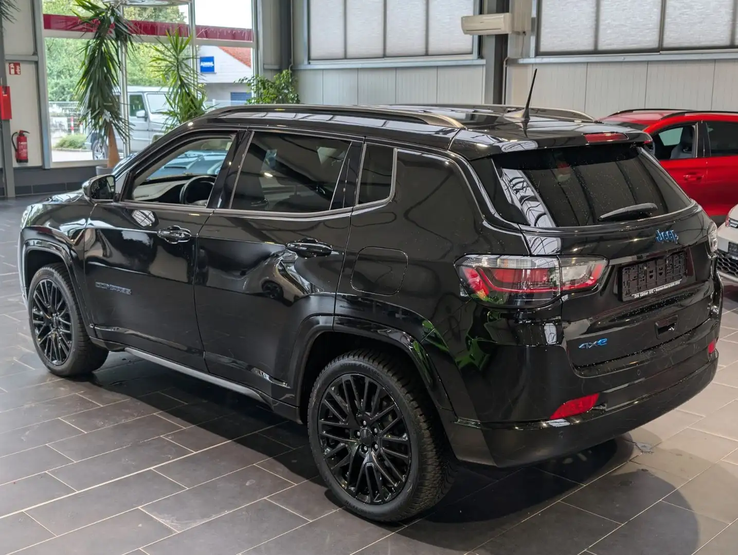 Jeep Compass 1.3 T4 4xe PLUG-IN HYBRID Automatik S Schwarz - 2