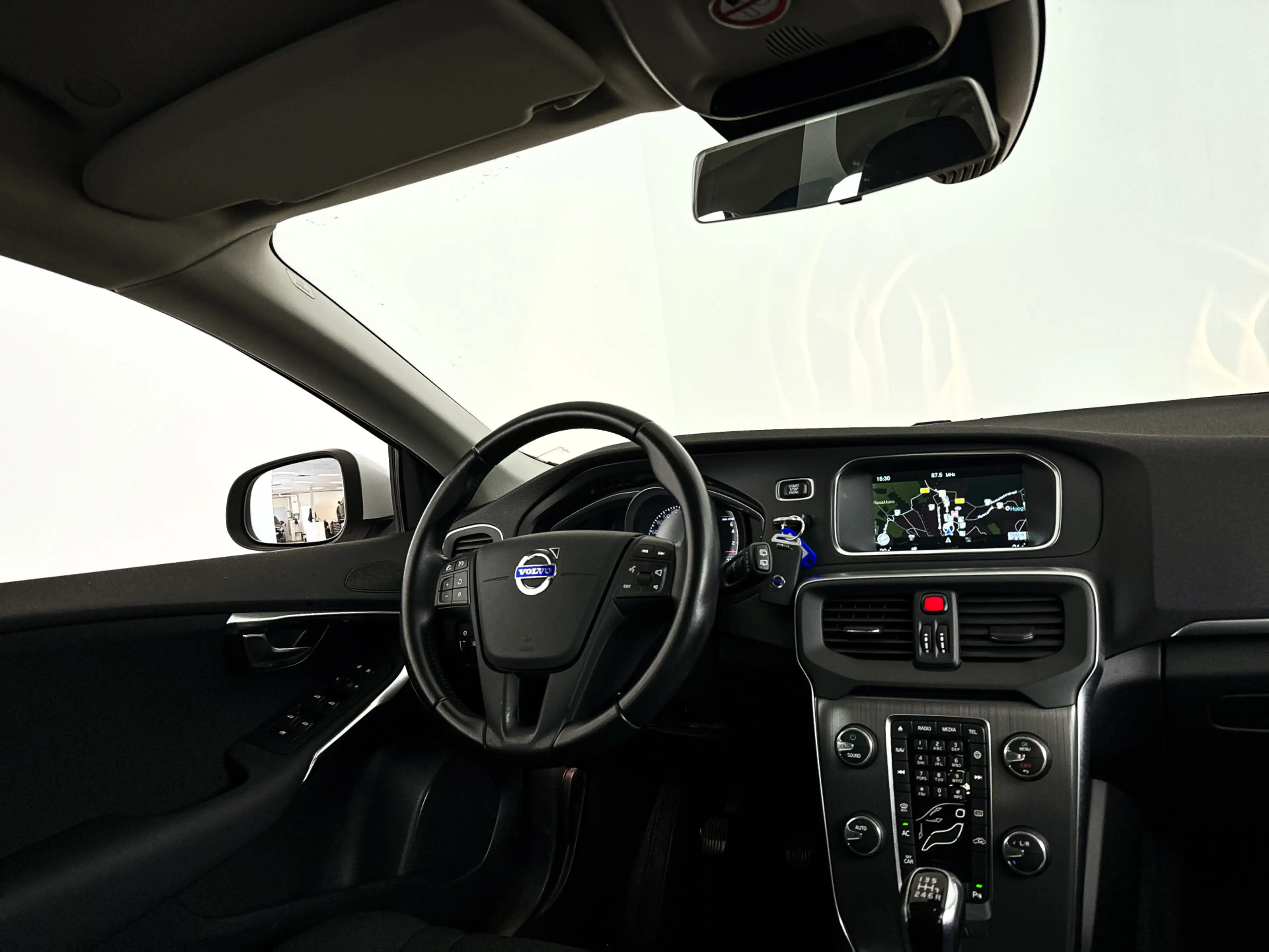 Volvo V40 2.0 T2 Nordic | Park assist | Airco | Cruise contr — photo 3