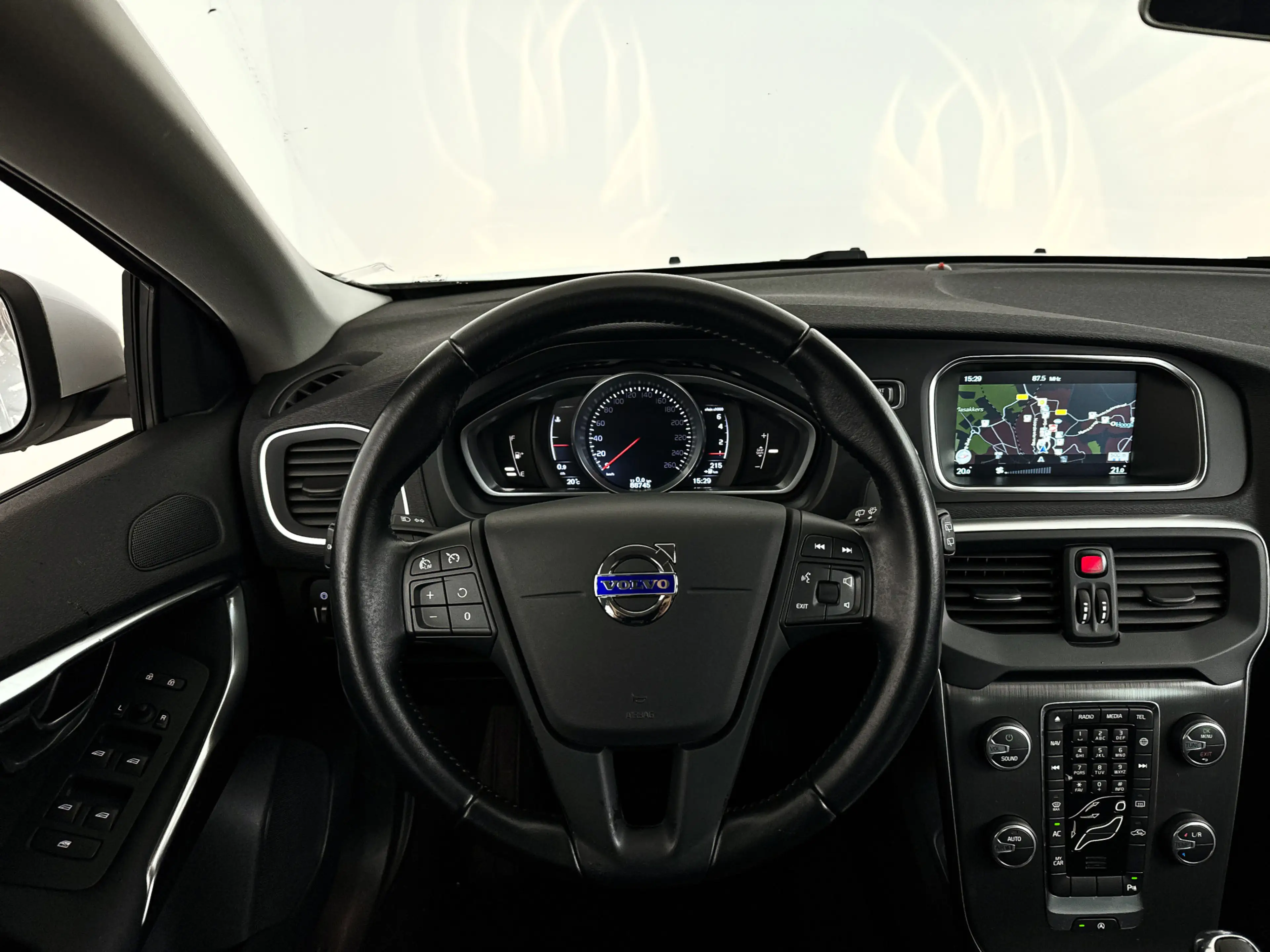 Volvo V40 2.0 T2 Nordic | Park assist | Airco | Cruise contr — photo 13