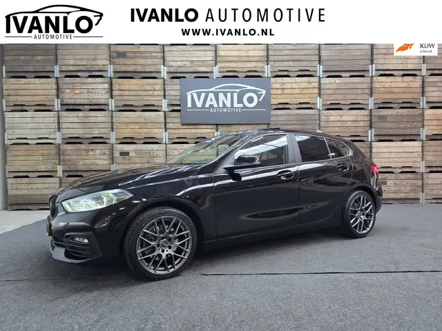 BMW 118 1-serie 118i Executive Edition Panoramadak PDC LED