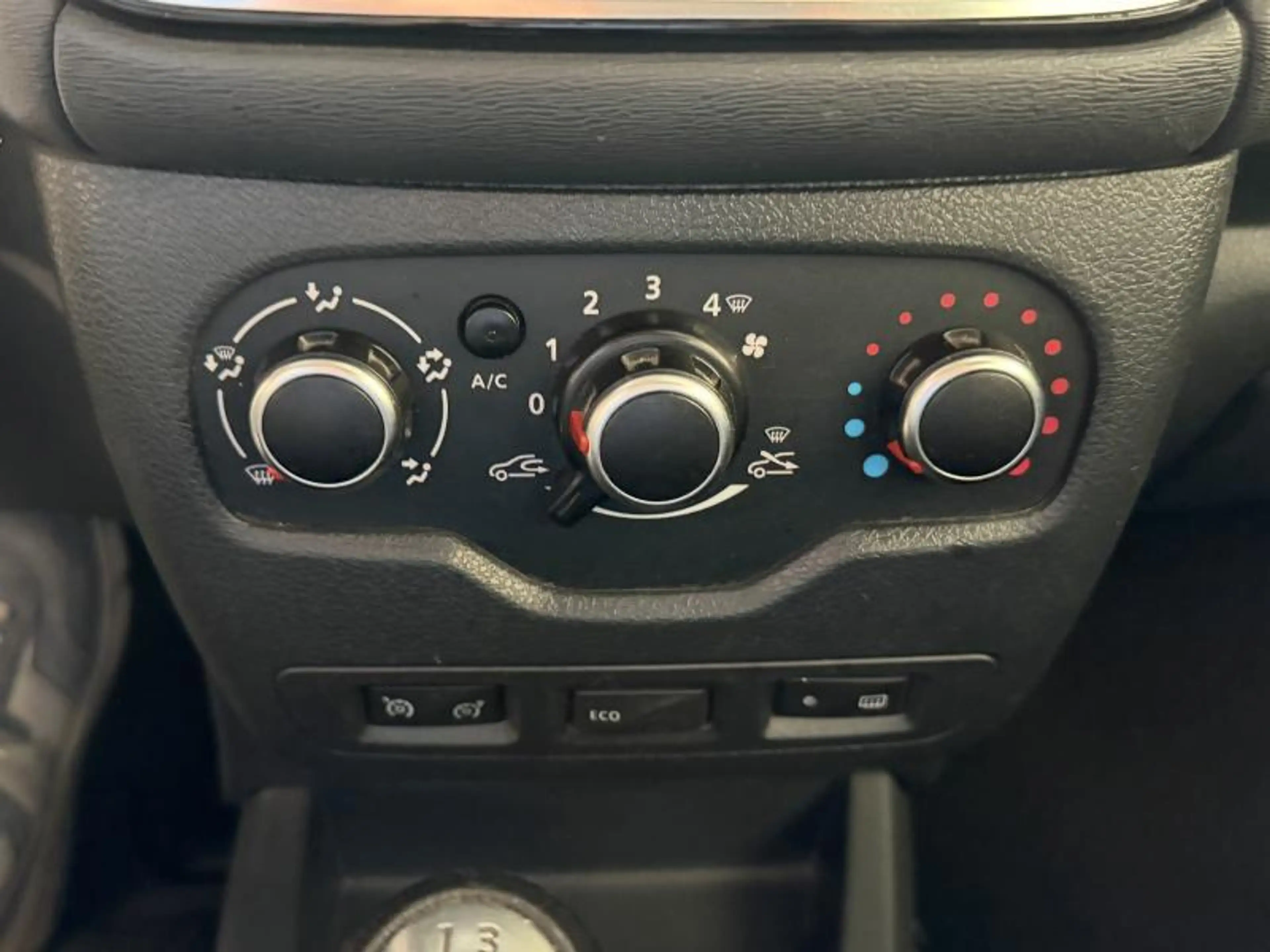 Dacia Lodgy STEPWAY TCE 130 7PL. — photo 13