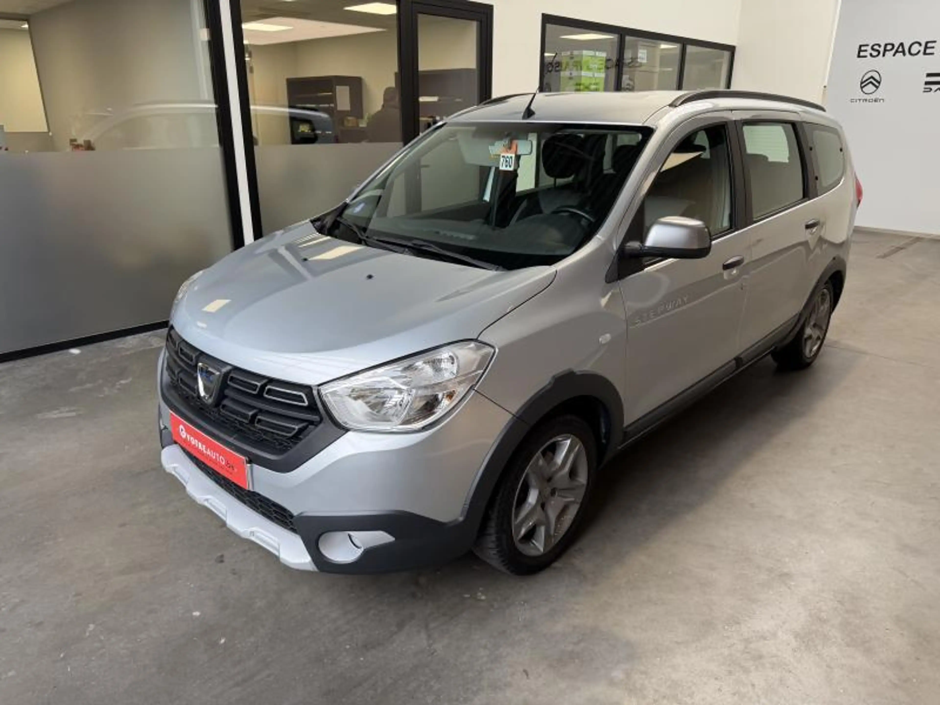 Dacia Lodgy STEPWAY TCE 130 7PL. — photo 3