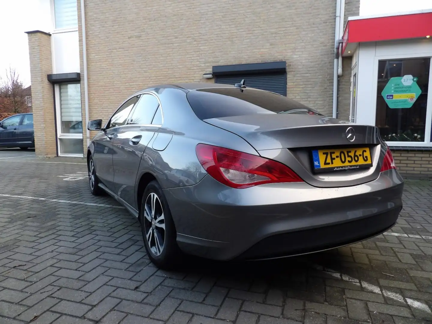 Mercedes-Benz CLA 180 CLA 180 CDI - navigatie - camera - 6 bak- complete Gris - 2