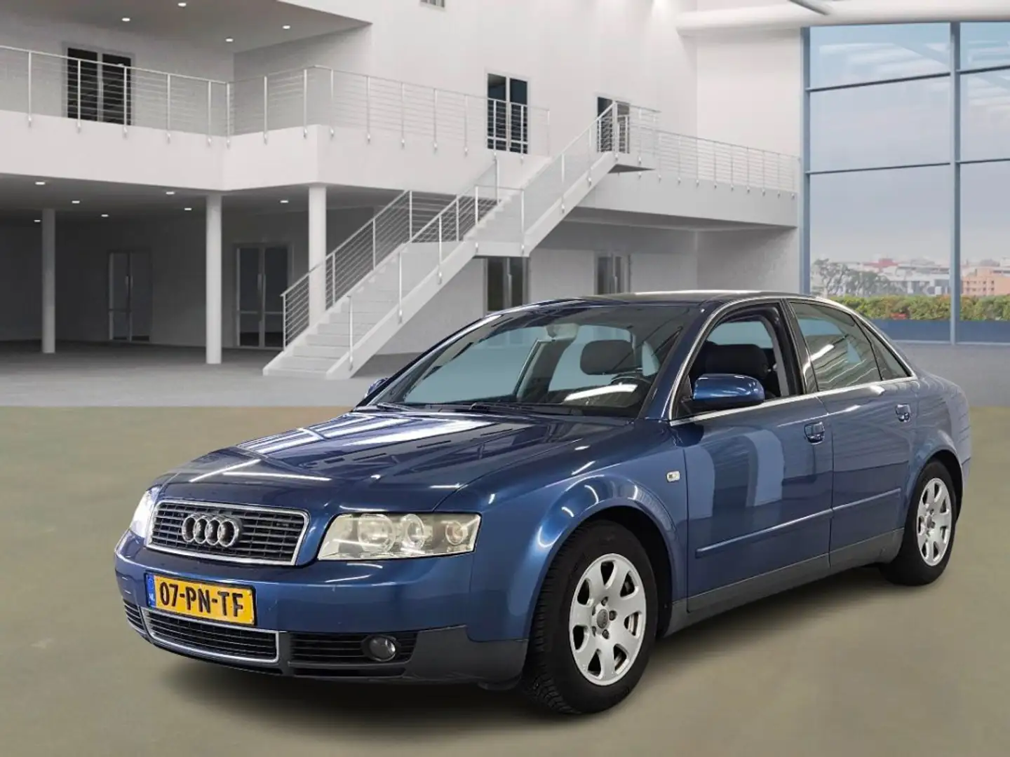 Audi A4 Limousine 2.0 Pro Line/ ZOMER BLAUW/ VELGEN Blauw - 1