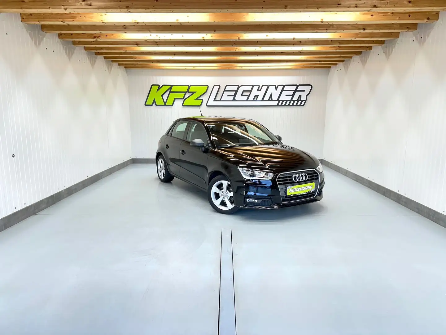 Audi A1 Sportback 1,0 TFSI "sport" SITZH*NAVI*FREISPR*PDC Schwarz - 1