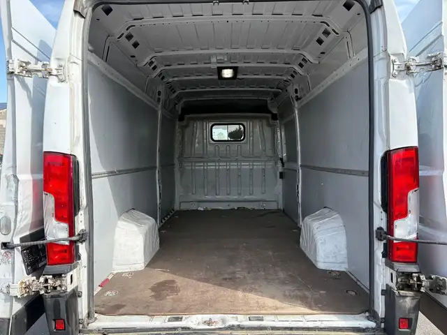 Fiat Ducato view 12
