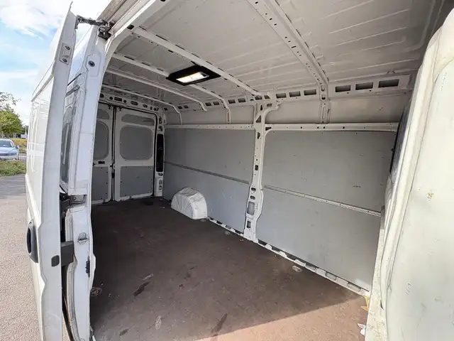 Fiat Ducato view 10