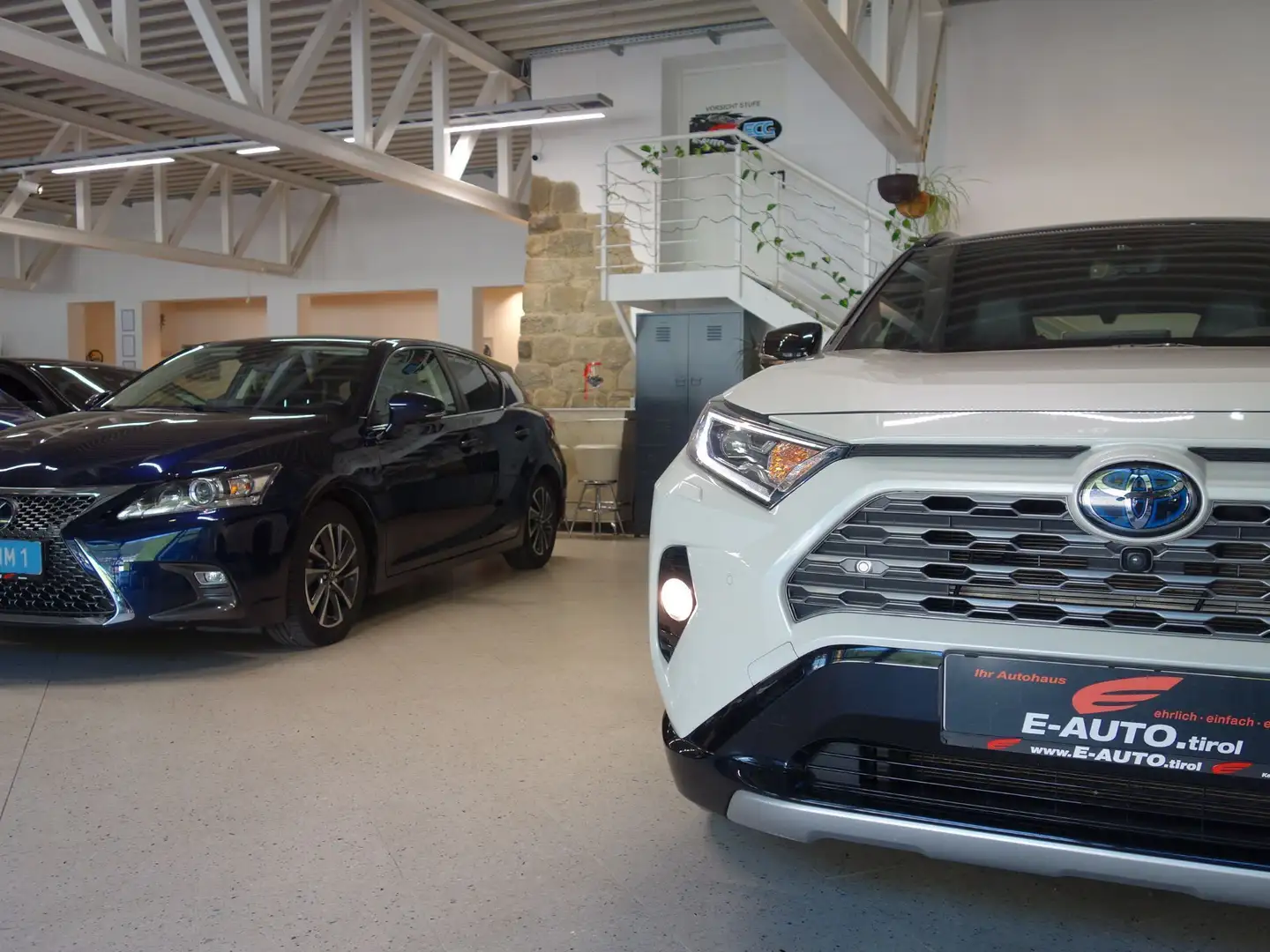 Toyota RAV 4 2,5 Hybrid AWD *BLACK&WHITE *AHK *ASSISTENZ *TOP Weiß - 2