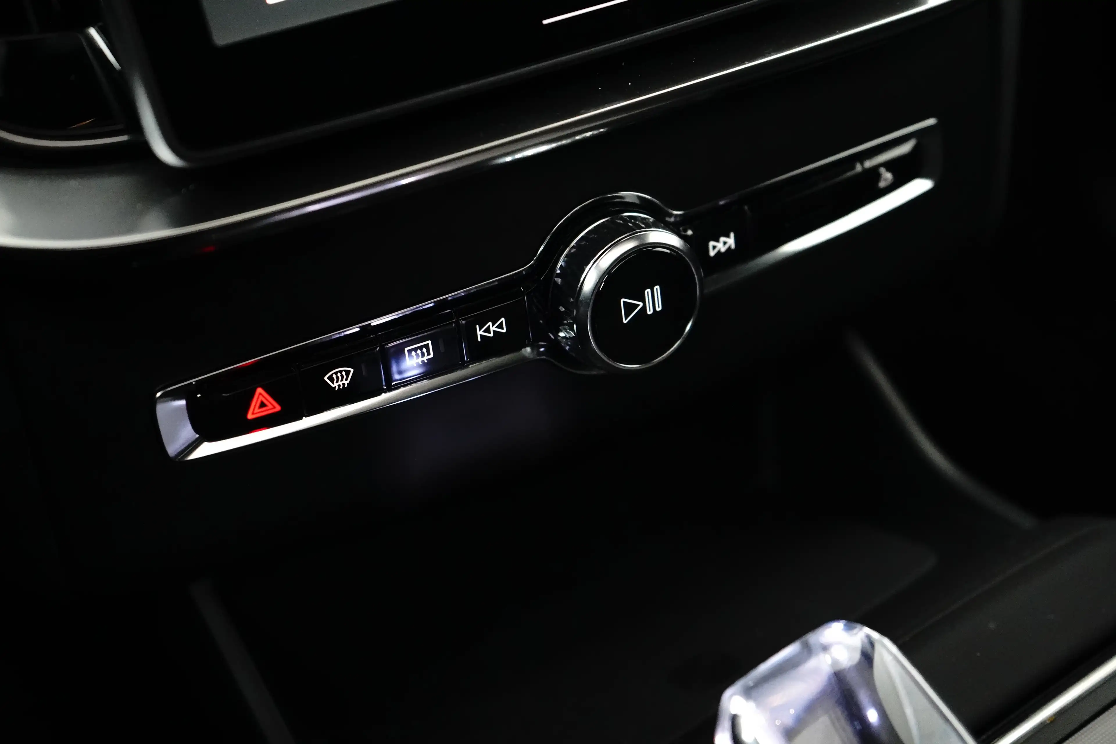 Volvo XC90 2.0 T8 Plug-in hybrid AWD Ultra Black Edition | Lu — photo 28