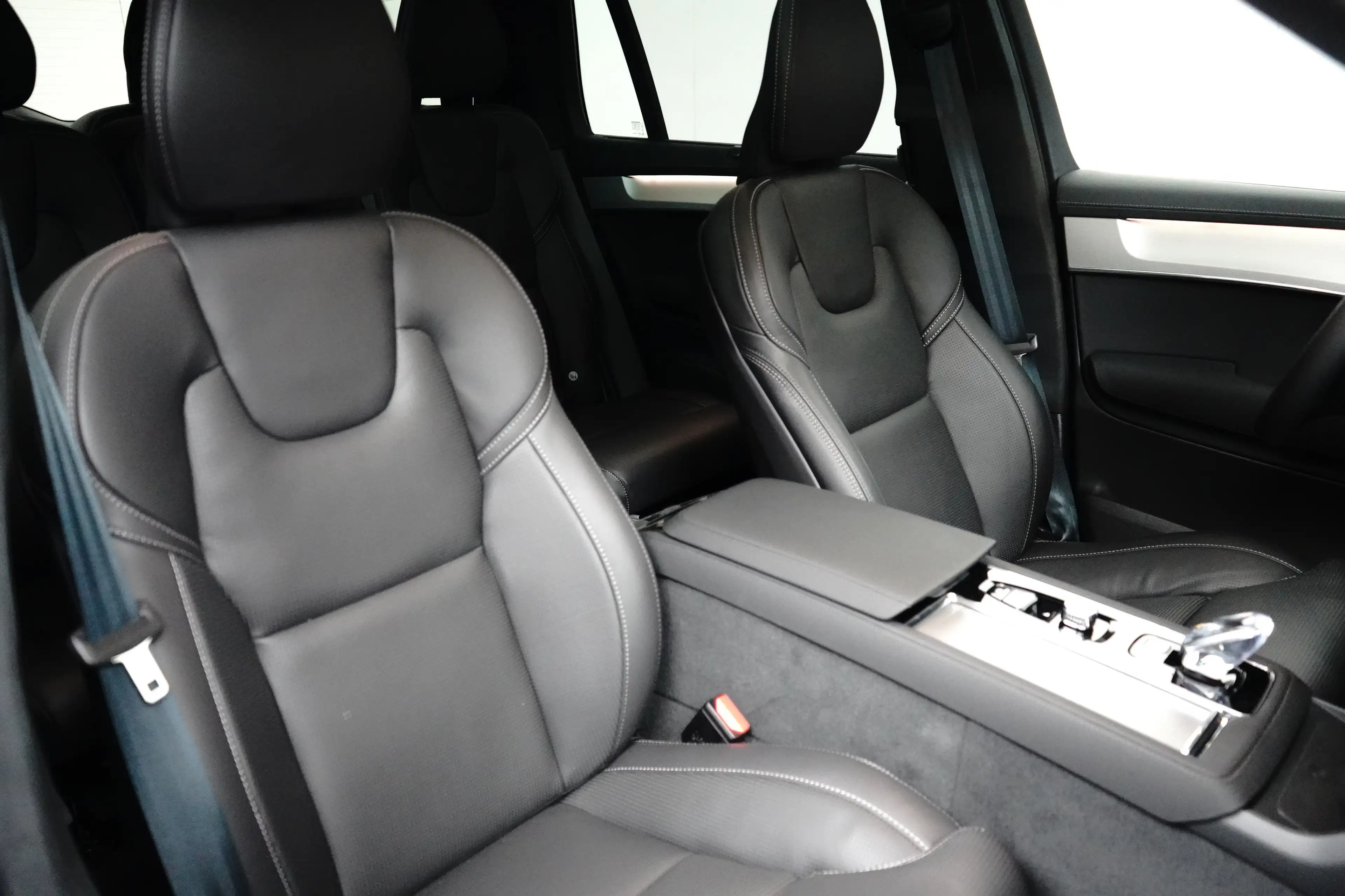 Volvo XC90 2.0 T8 Plug-in hybrid AWD Ultra Black Edition | Lu — photo 5