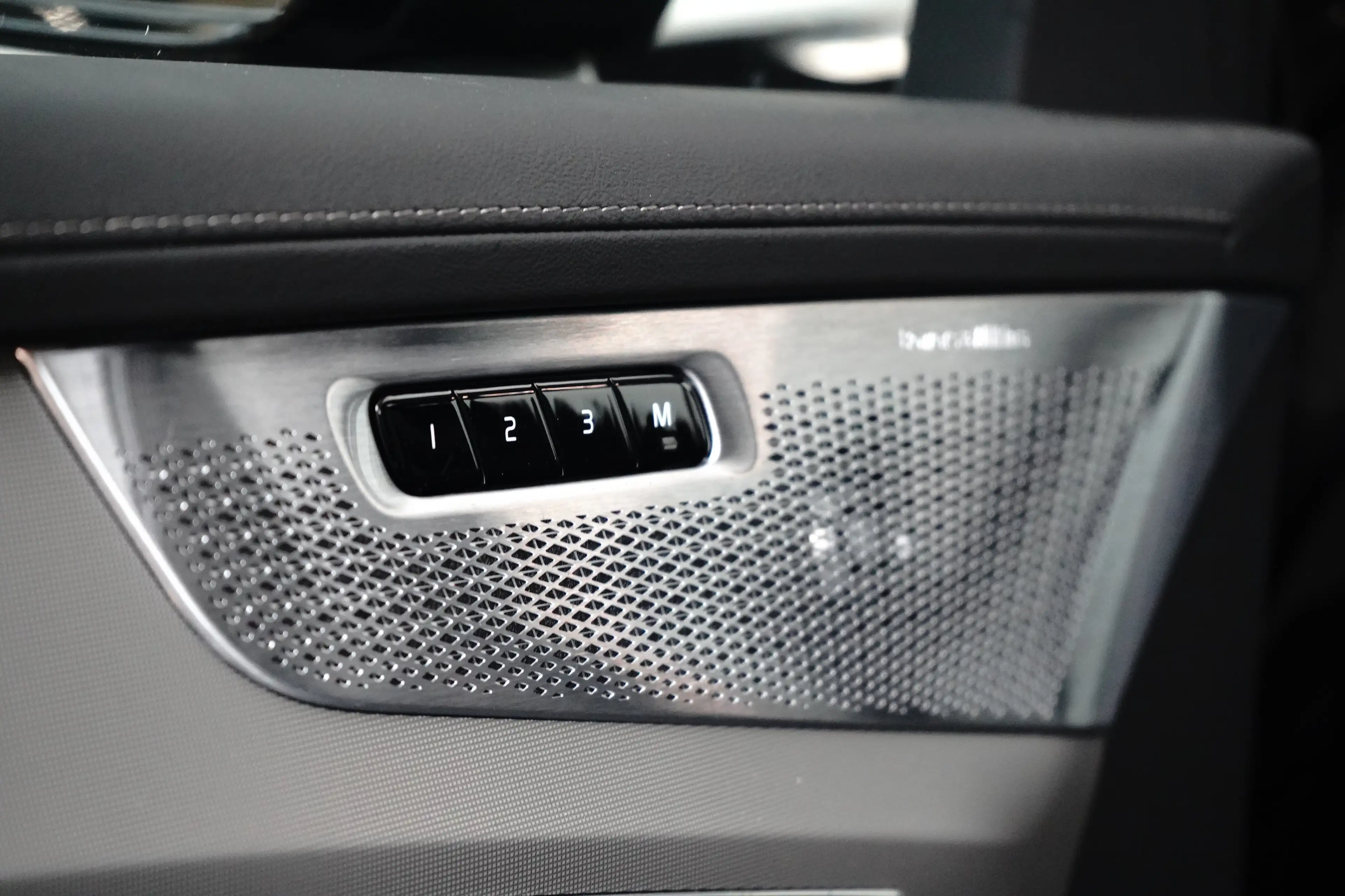 Volvo XC90 2.0 T8 Plug-in hybrid AWD Ultra Black Edition | Lu — photo 21