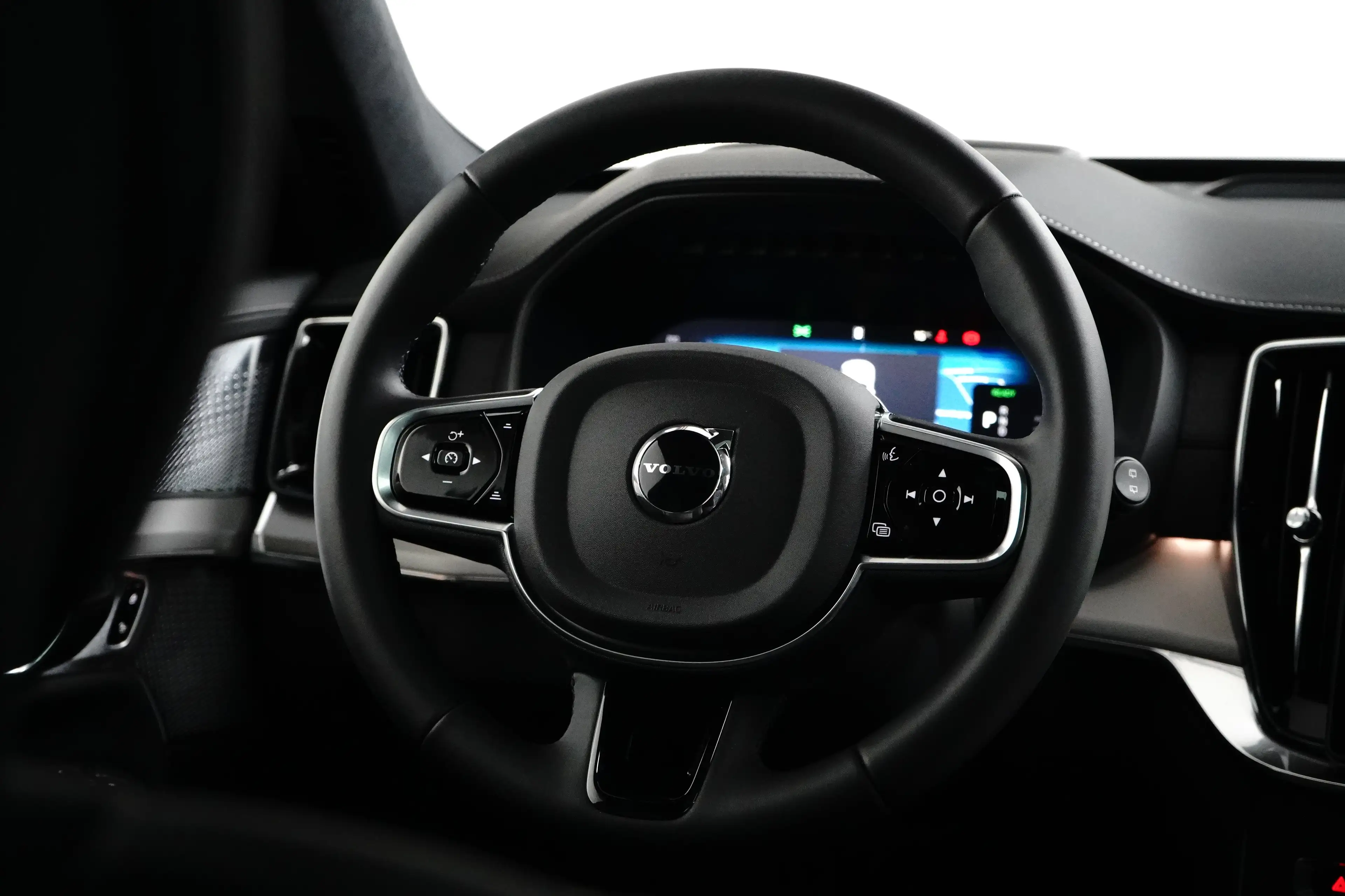 Volvo XC90 2.0 T8 Plug-in hybrid AWD Ultra Black Edition | Lu — photo 13