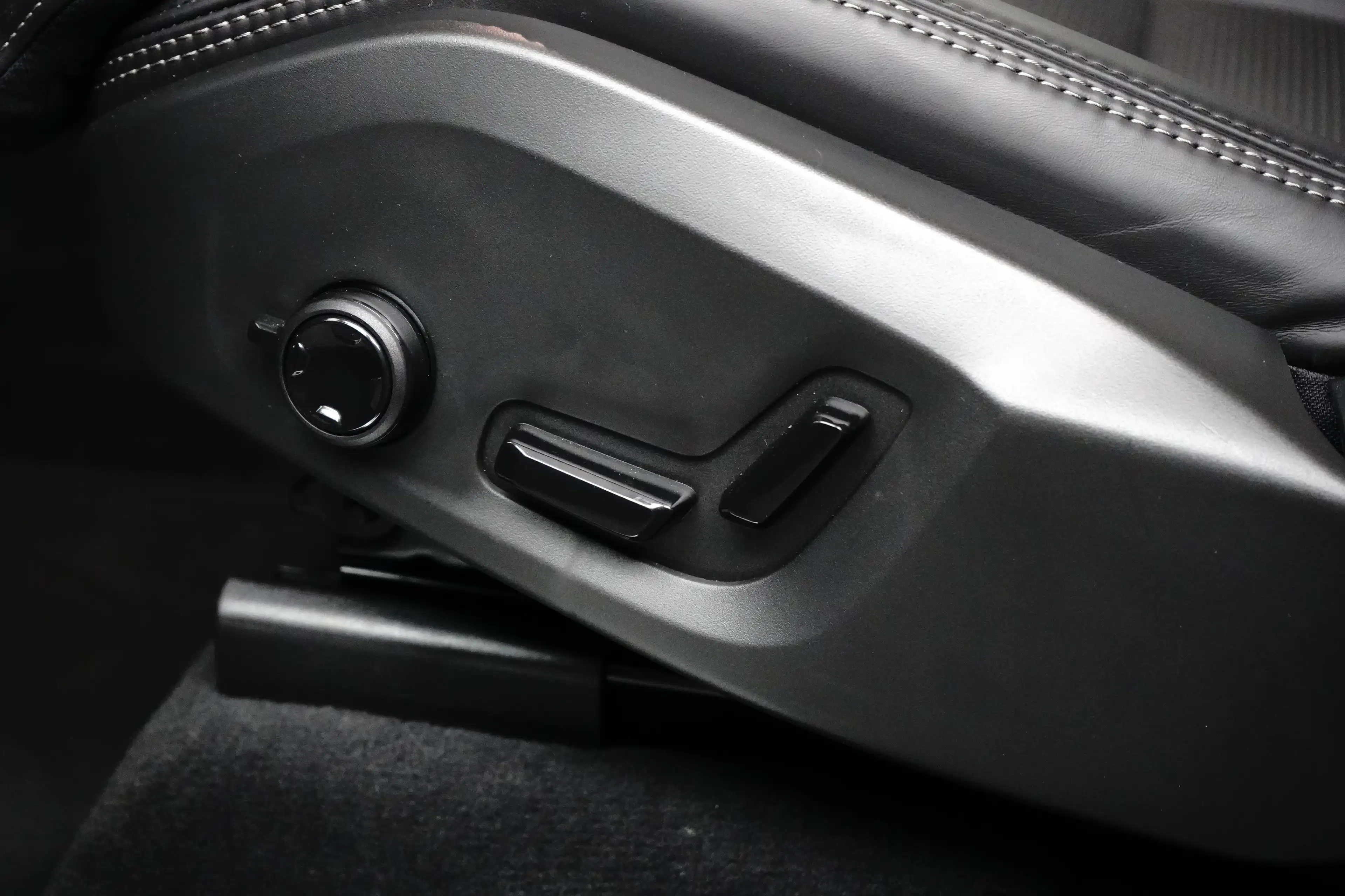 Volvo XC90 2.0 T8 Plug-in hybrid AWD Ultra Black Edition | Lu — photo 22