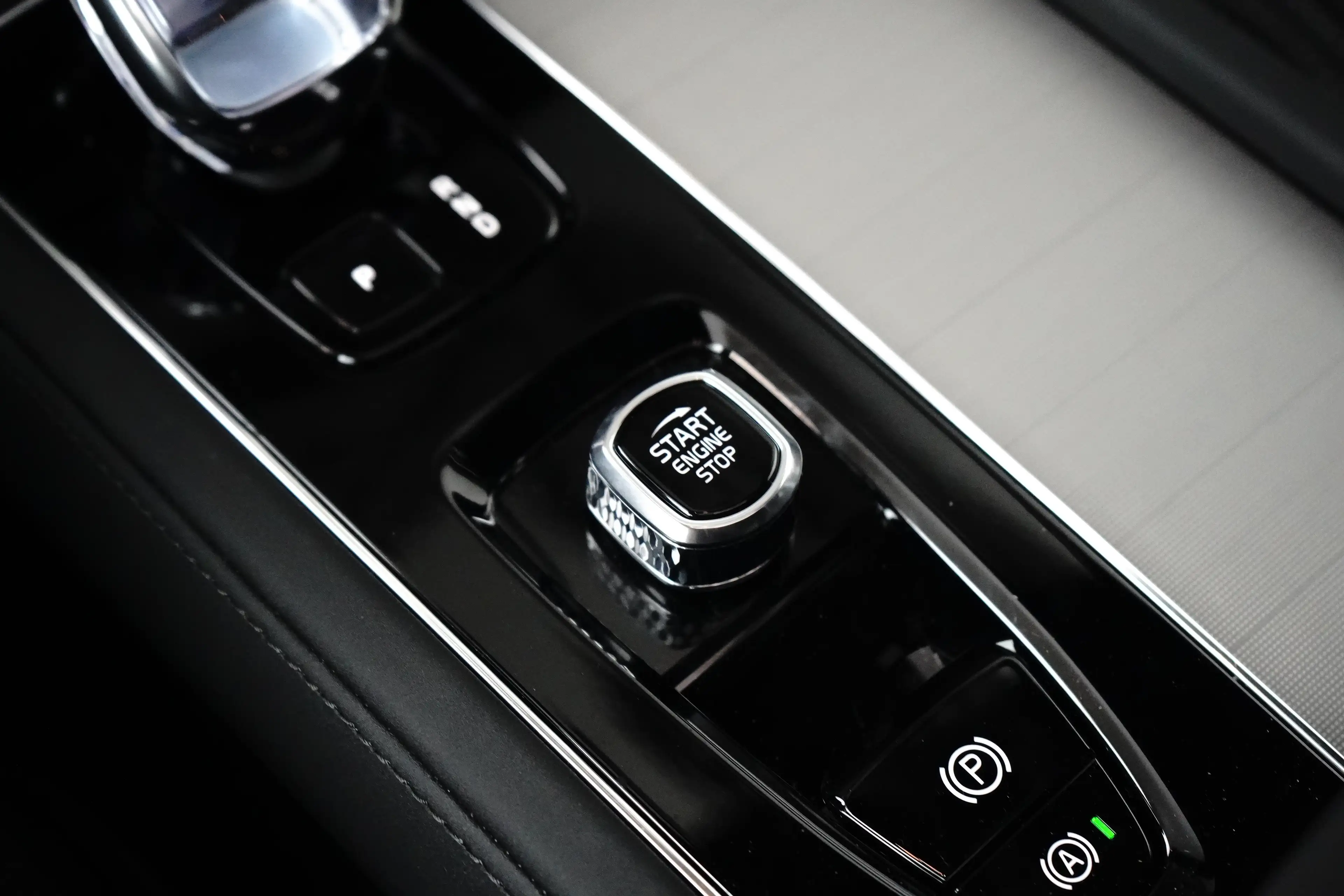 Volvo XC90 2.0 T8 Plug-in hybrid AWD Ultra Black Edition | Lu — photo 30