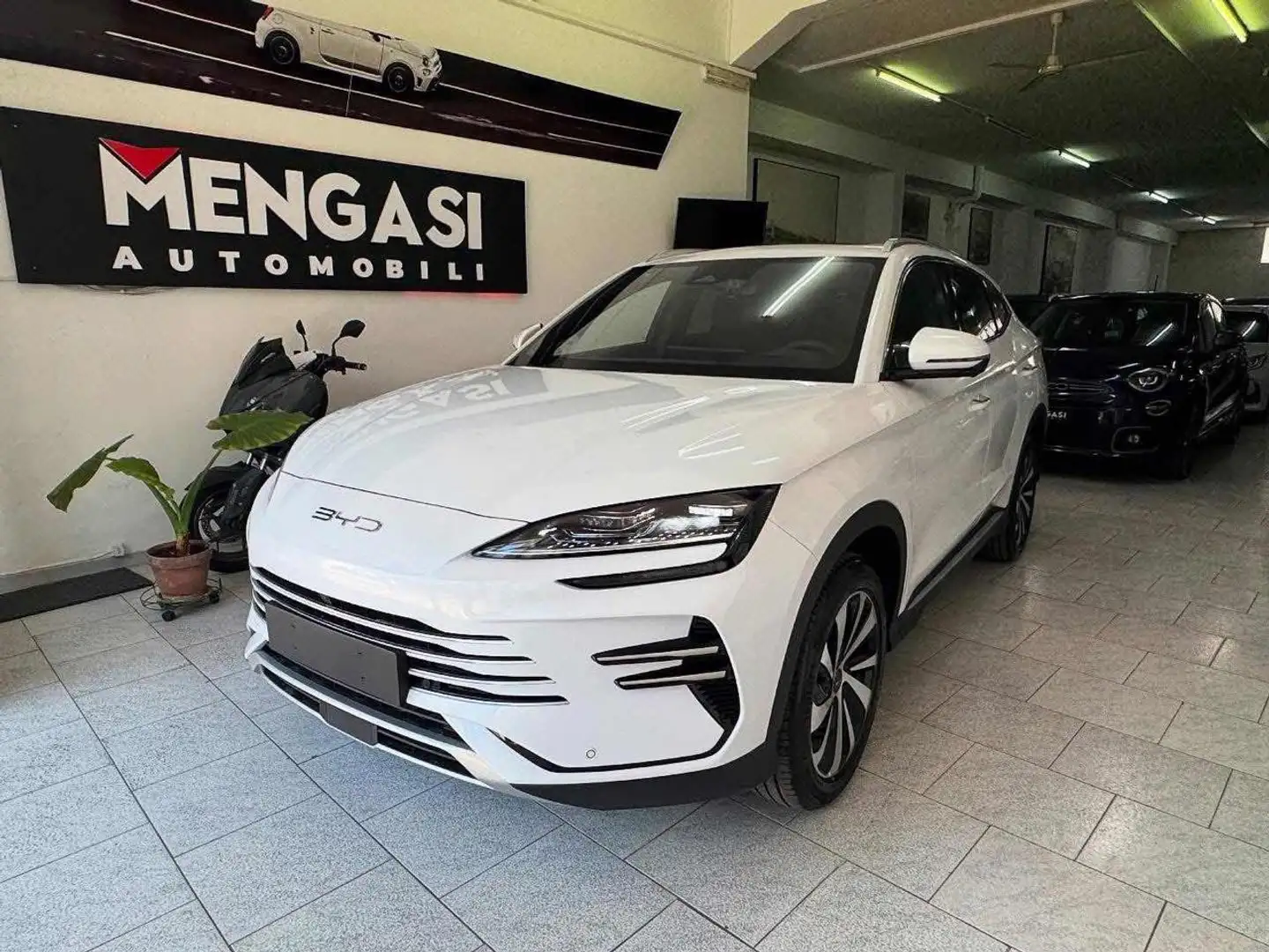 BYD Seal U DMi 1.5 218 CV PHEV Boost Bianco - 1