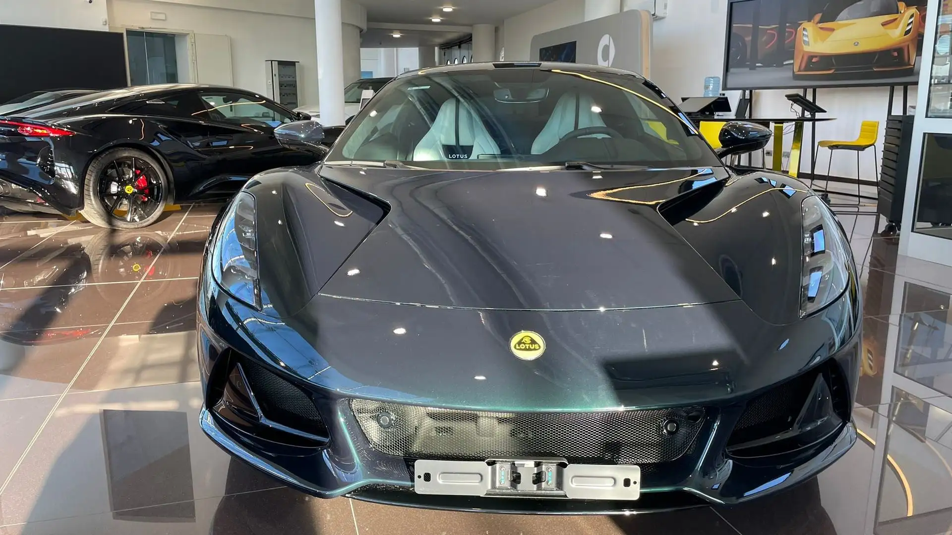 Lotus Emira I4 FIRST EDITION Grün - 2