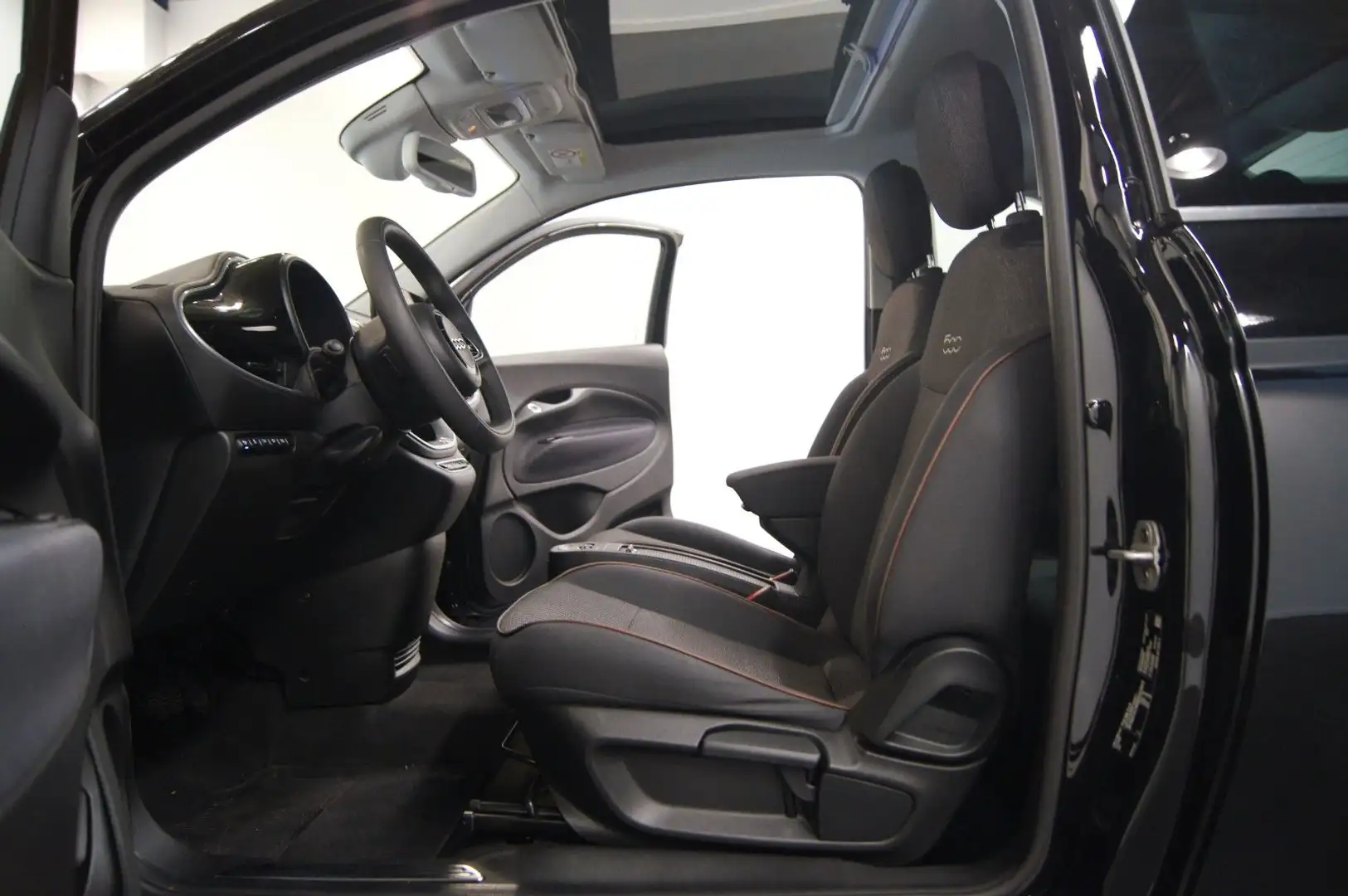 Fiat 500e Icon|PANO|KAMERA|NAV|KEY|LED|17" Schwarz - 2