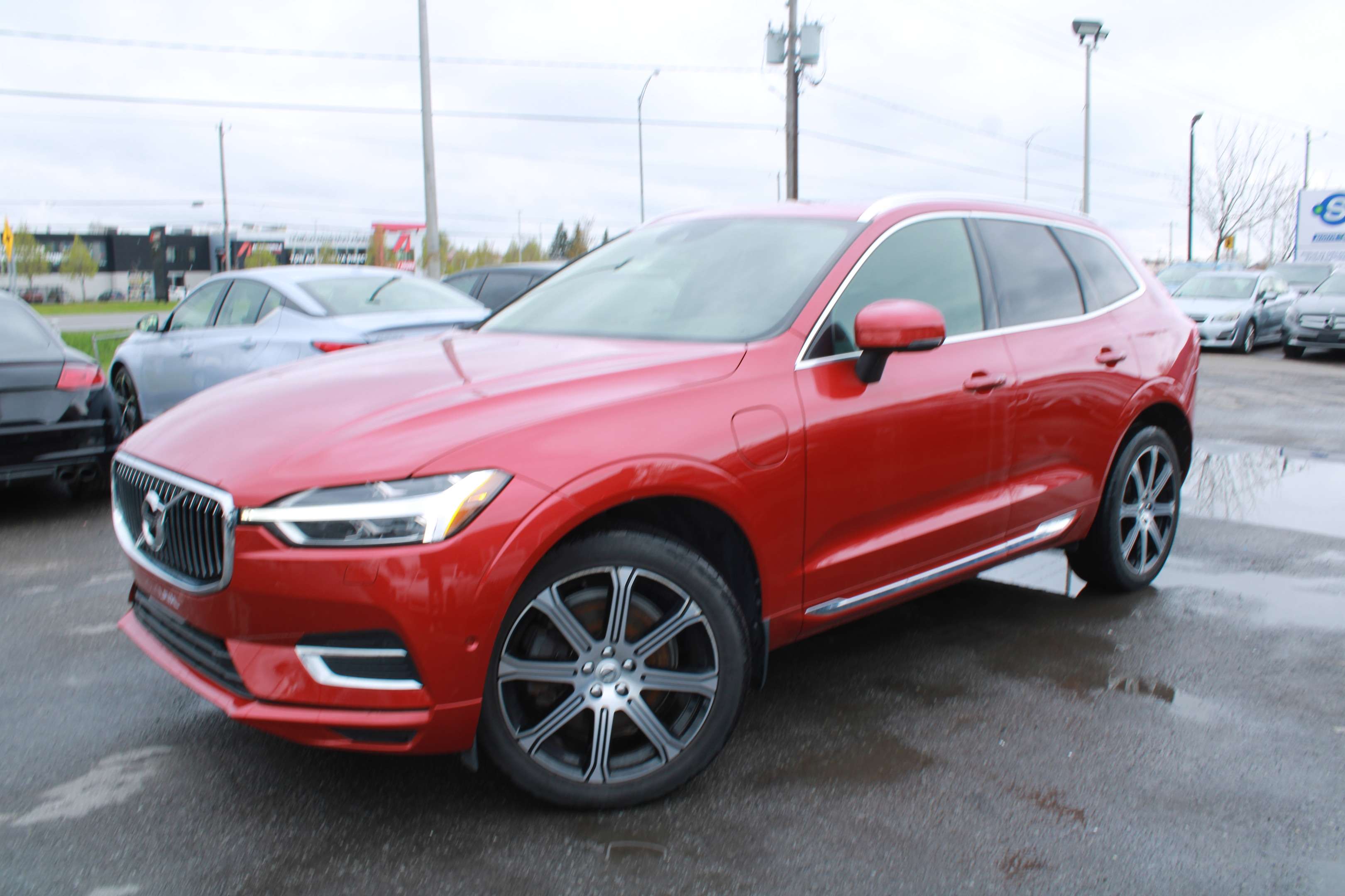 2018 Volvo XC60 T8 eAWD Plug-In Hybrid Inscription, MAGS, A/C,CUIR alt 2